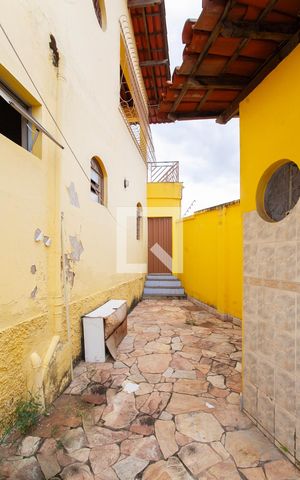Casa à venda com 360m², 3 quartos e 3 vagas Casa à venda com 360m², 3 quartos e 3 vagasQuintal e Jardim