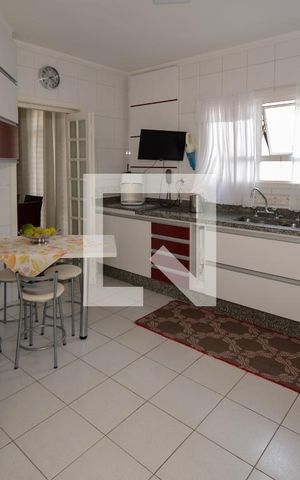 Apartamento à venda com 156m², 3 quartos e 2 vagas Apartamento à venda com 156m², 3 quartos e 2 vagasCozinha