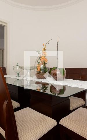 Apartamento à venda com 156m², 3 quartos e 2 vagas Apartamento à venda com 156m², 3 quartos e 2 vagasSala de jantar