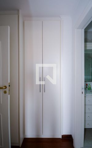 Apartamento à venda com 156m², 3 quartos e 2 vagas Apartamento à venda com 156m², 3 quartos e 2 vagasSuíte - armários
