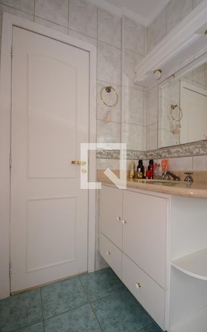 Apartamento à venda com 156m², 3 quartos e 2 vagas Apartamento à venda com 156m², 3 quartos e 2 vagasBanheiro social
