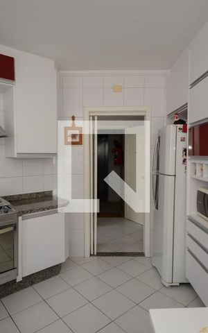 Apartamento à venda com 156m², 3 quartos e 2 vagas Apartamento à venda com 156m², 3 quartos e 2 vagasCozinha - Armários