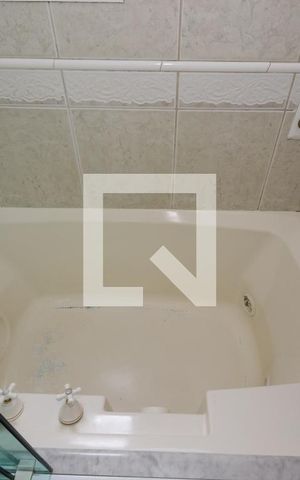 Apartamento à venda com 156m², 3 quartos e 2 vagas Apartamento à venda com 156m², 3 quartos e 2 vagasBanheiro da Suíte