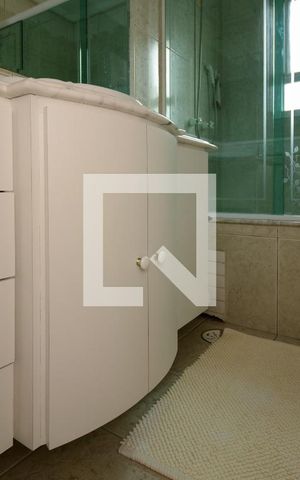 Apartamento à venda com 156m², 3 quartos e 2 vagas Apartamento à venda com 156m², 3 quartos e 2 vagasBanheiro da Suíte