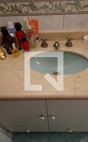 Apartamento à venda com 156m², 3 quartos e 2 vagas Apartamento à venda com 156m², 3 quartos e 2 vagasBanheiro social