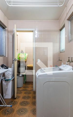 Apartamento à venda com 175m², 3 quartos e 5 vagas Apartamento à venda com 175m², 3 quartos e 5 vagasÁrea de Serviço