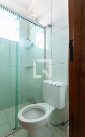 Casa à venda com 64m², 2 quartos e 1 vaga Casa à venda com 64m², 2 quartos e 1 vagaBanheiro