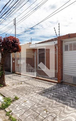 Casa à venda com 120m², 3 quartos e 1 vagaFachada