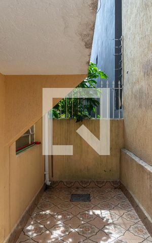 Casa à venda com 120m², 3 quartos e 1 vagaÁrea de Serviço