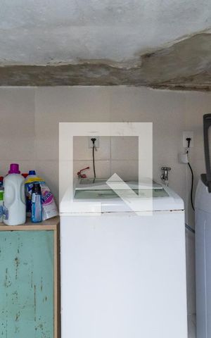 Casa à venda com 120m², 3 quartos e 1 vagaÁrea de Serviço / Lavanderia