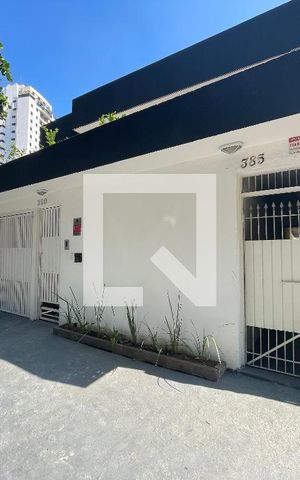 Studio para alugar com 20m², 1 quarto e sem vaga Studio para alugar com 20m², 1 quarto e sem vagaFachada