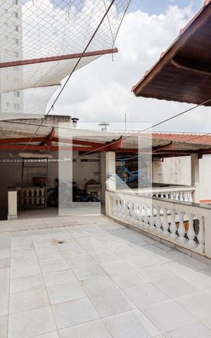 Casa à venda com 260m², 3 quartos e 10 vagas Casa à venda com 260m², 3 quartos e 10 vagasÁrea de Serviço
