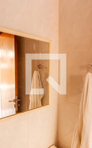 Casa à venda com 260m², 3 quartos e 10 vagas Casa à venda com 260m², 3 quartos e 10 vagasBanheiro de Serviço