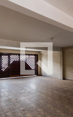 Casa à venda com 260m², 3 quartos e 10 vagas Casa à venda com 260m², 3 quartos e 10 vagasGaragem
