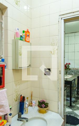 Casa à venda com 210m², 3 quartos e 3 vagas Casa à venda com 210m², 3 quartos e 3 vagasLavabo