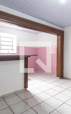 Casa à venda com 120m², 1 quarto e 2 vagas Casa à venda com 120m², 1 quarto e 2 vagasCozinha