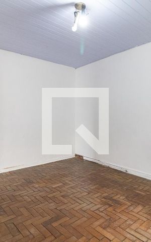 Casa à venda com 120m², 1 quarto e 2 vagas Casa à venda com 120m², 1 quarto e 2 vagasSala