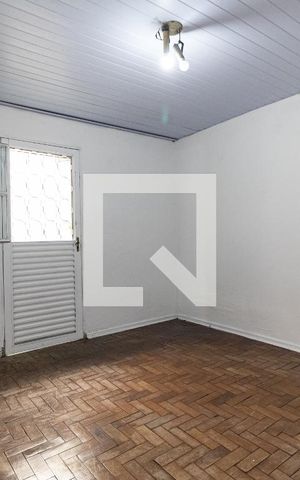 Casa à venda com 120m², 1 quarto e 2 vagas Casa à venda com 120m², 1 quarto e 2 vagasSala