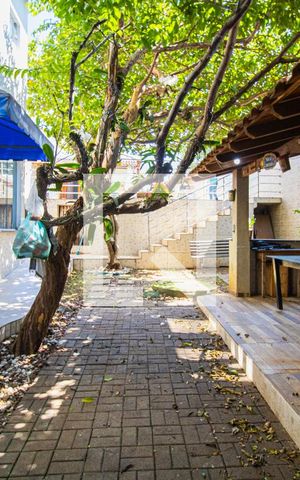 Casa à venda com 500m², 5 quartos e 5 vagasQuintal