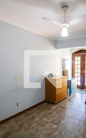 Casa à venda com 500m², 5 quartos e 5 vagasSuíte