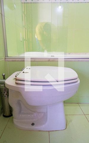 Casa à venda com 500m², 5 quartos e 5 vagasBanheiro da Suíte