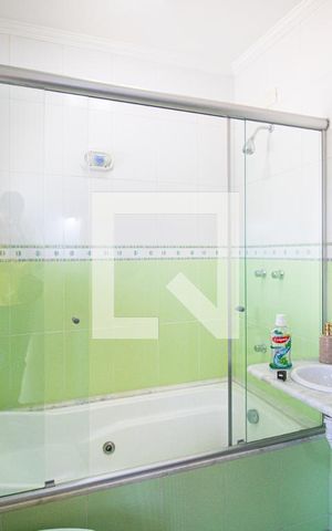 Casa à venda com 500m², 5 quartos e 5 vagasBanheiro da Suíte