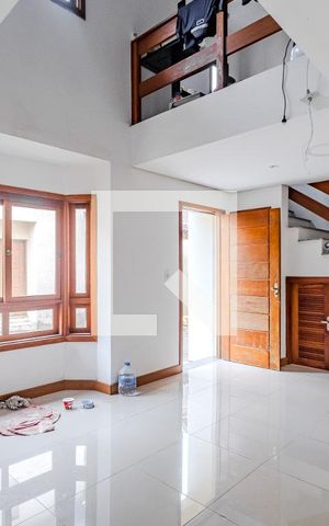 Casa de condomínio à venda com 170m², 3 quartos e 2 vagas Casa de condomínio à venda com 170m², 3 quartos e 2 vagasSala