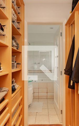 Casa de condomínio à venda com 901m², 5 quartos e 6 vagasCloset