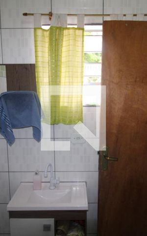 Casa à venda com 150m², 5 quartos e 2 vagasBanheiro 1
