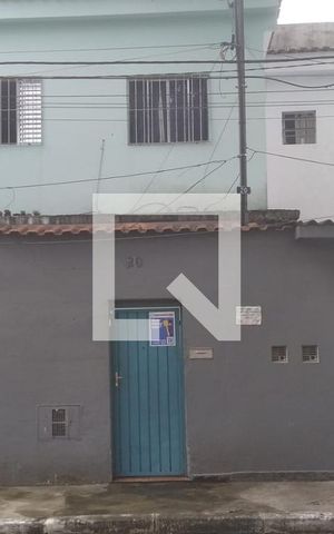 Casa à venda com 150m², 5 quartos e 2 vagas Casa à venda com 150m², 5 quartos e 2 vagasFachada
