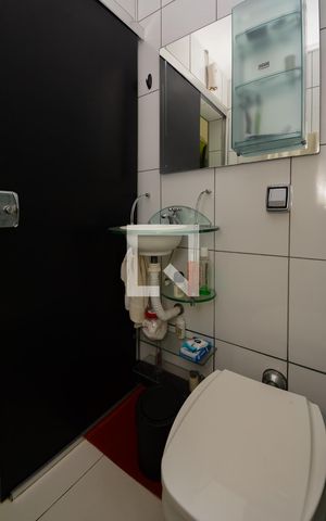 Casa à venda com 190m², 3 quartos e 2 vagas Casa à venda com 190m², 3 quartos e 2 vagasBanheiro da Suíte 2