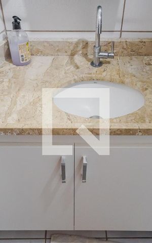 Apartamento para alugar com 60m², 2 quartos e sem vagaBanheiro