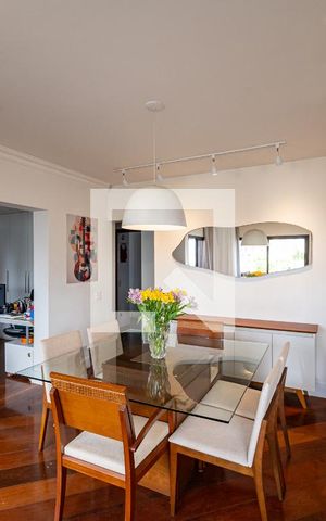 Apartamento para alugar com 140m², 2 quartos e 3 vagas Apartamento para alugar com 140m², 2 quartos e 3 vagasSala