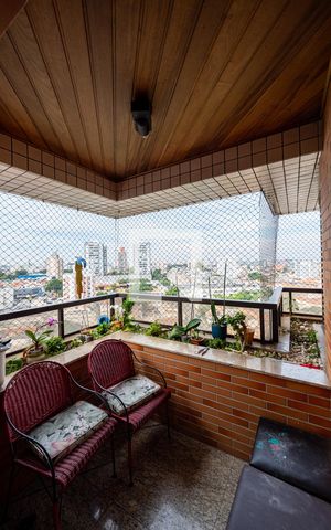 Apartamento para alugar com 140m², 2 quartos e 3 vagas Apartamento para alugar com 140m², 2 quartos e 3 vagasVaranda