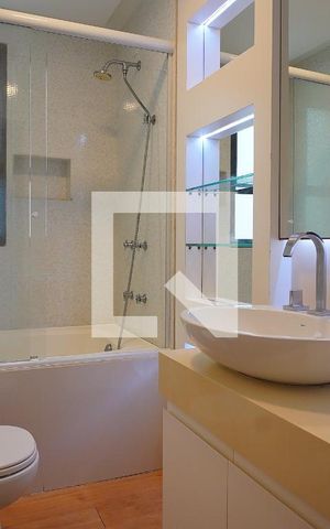 Apartamento para alugar com 200m², 2 quartos e 2 vagasBanheiro da Suíte 2