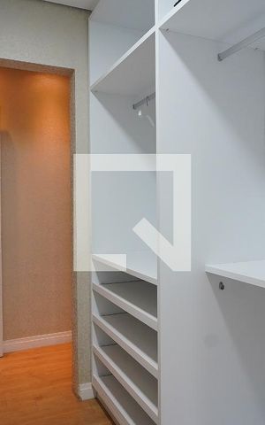 Apartamento para alugar com 200m², 2 quartos e 2 vagasCloset 1