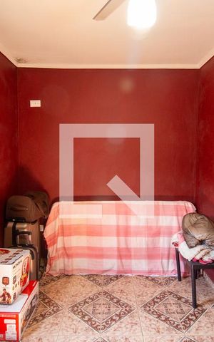 Casa à venda com 240m², 3 quartos e 2 vagas Casa à venda com 240m², 3 quartos e 2 vagasQuarto 2