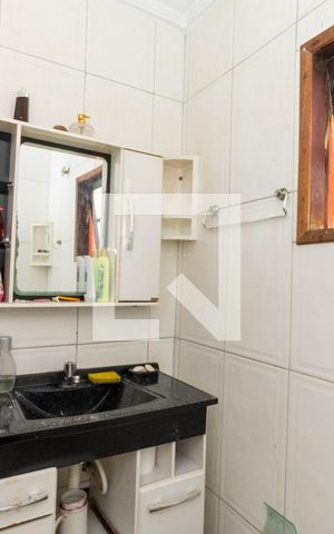Casa à venda com 400m², 4 quartos e 10 vagas Casa à venda com 400m², 4 quartos e 10 vagasBanheiro da edicula