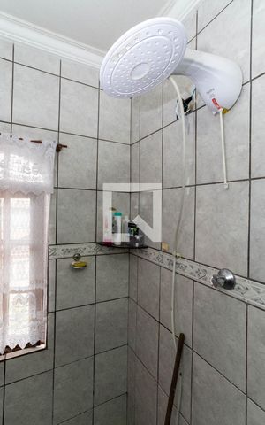 Casa à venda com 400m², 4 quartos e 10 vagas Casa à venda com 400m², 4 quartos e 10 vagasBanheiro da Suíte 1