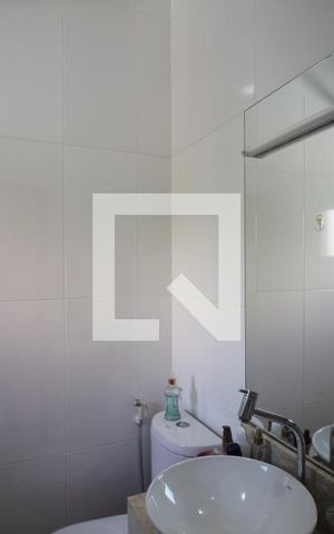 Casa à venda com 300m², 4 quartos e 4 vagasBanheiro da Suíte 2