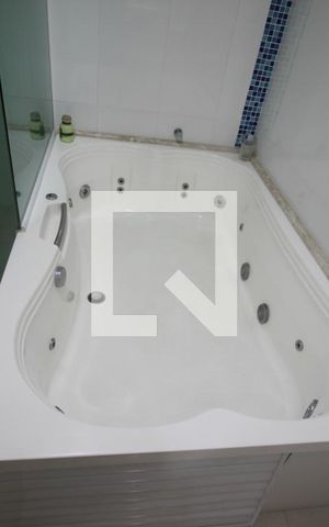 Casa à venda com 300m², 4 quartos e 4 vagasBanheiro
