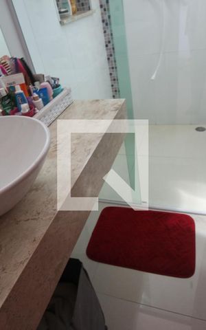 Casa à venda com 300m², 4 quartos e 4 vagasBanheiro da Suíte 1