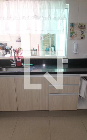 Casa à venda com 300m², 4 quartos e 4 vagasCozinha