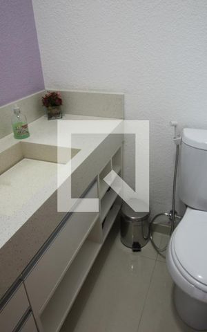 Casa à venda com 300m², 4 quartos e 4 vagasLavabo