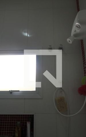 Casa à venda com 300m², 4 quartos e 4 vagasBanheiro da Suíte 2