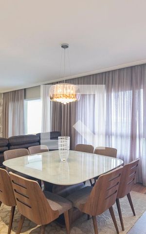 Apartamento à venda com 205m², 3 quartos e 4 vagas Apartamento à venda com 205m², 3 quartos e 4 vagasSala de Jantar