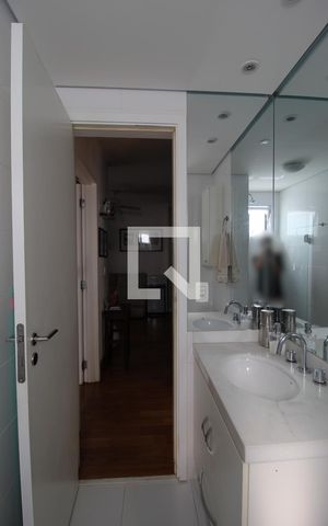 Apartamento à venda com 76m², 2 quartos e 1 vagaBanheiro Social