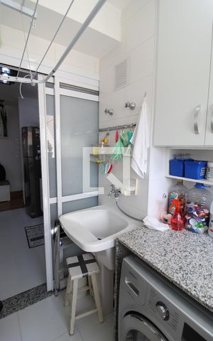 Apartamento à venda com 76m², 2 quartos e 1 vagaÁrea de Serviço