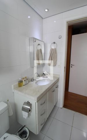 Apartamento à venda com 76m², 2 quartos e 1 vagaBanheiro da Suíte