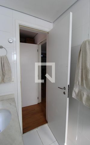 Apartamento à venda com 76m², 2 quartos e 1 vagaBanheiro da Suíte